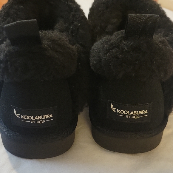 Koolaburra Black Kids Slippers - Picture 2 of 6